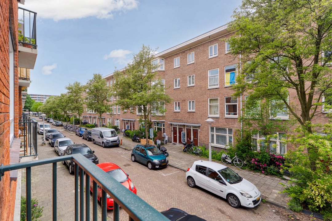 Photo 11 of Moerdijkstraat 19-1