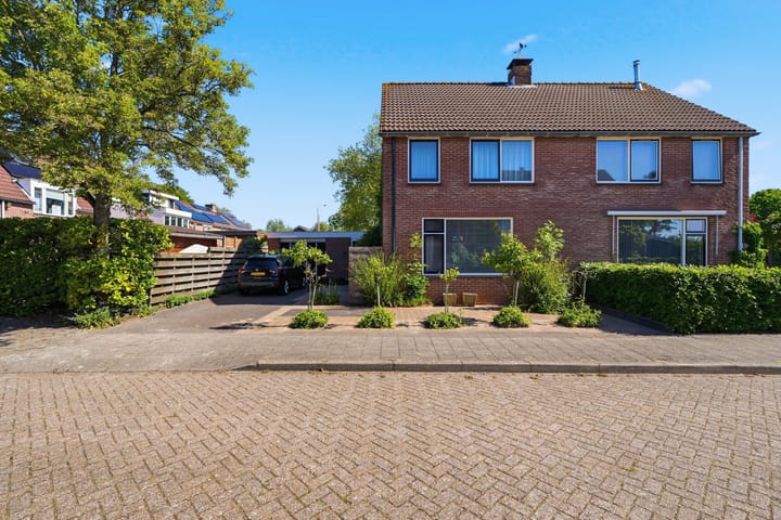 Photo 2 of van Bourgondiëlaan 17