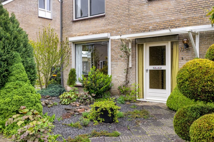 Twee-onder-één-kap te koop: Neptunusstraat 17, Borne