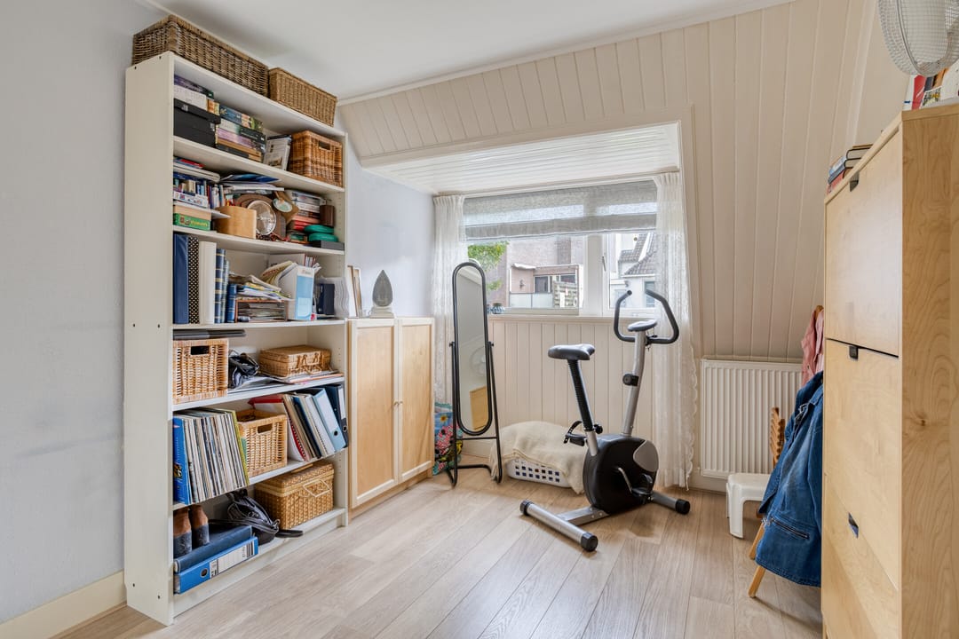 Characterful pre-war corner house near Plantagepark with scenic views and modern comforts — 22