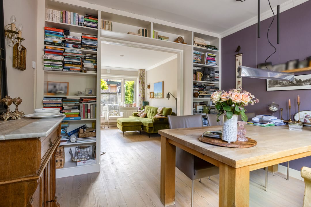 Characterful pre-war corner house near Plantagepark with scenic views and modern comforts — 11