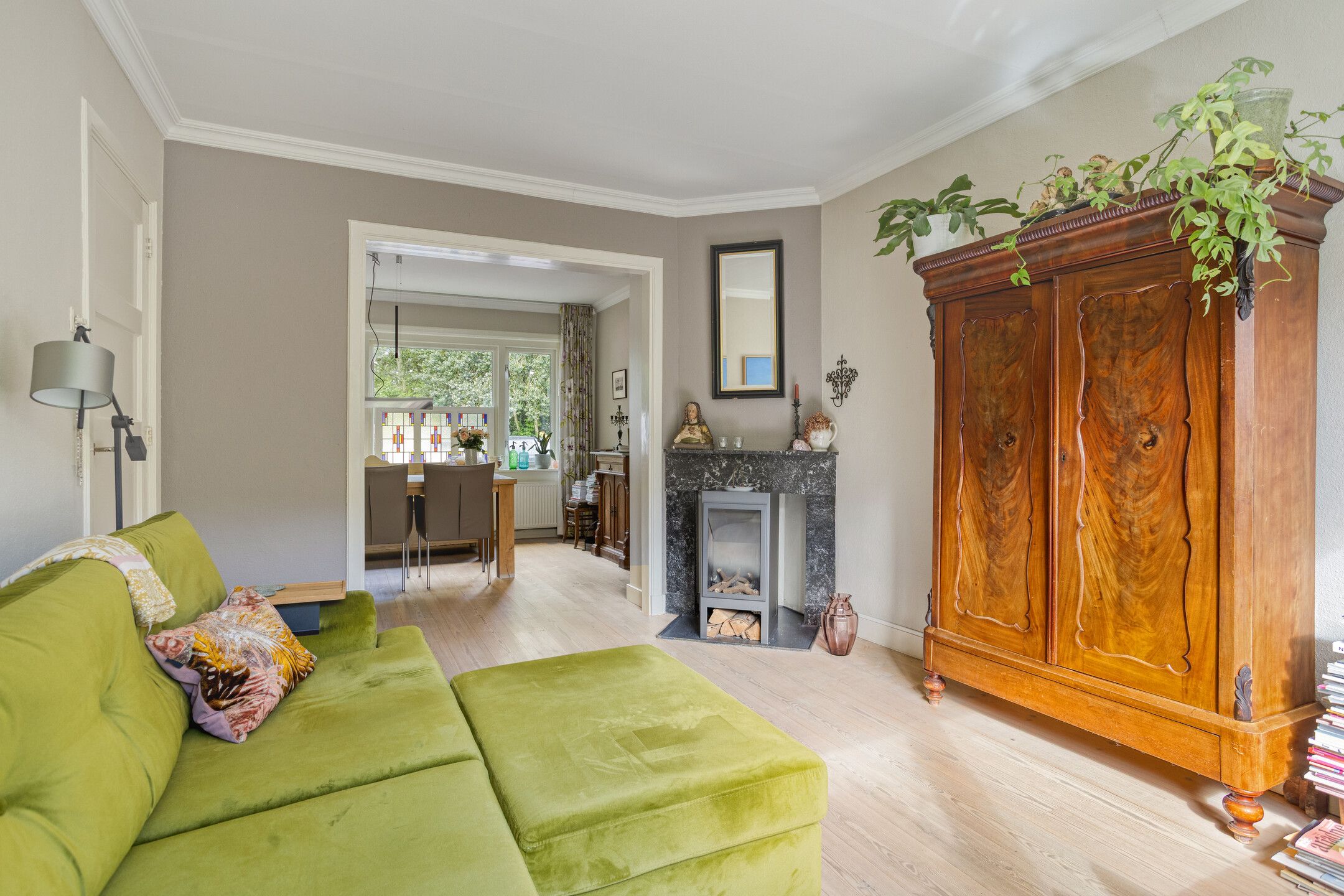 Characterful pre-war corner house near Plantagepark with scenic views and modern comforts — 9
