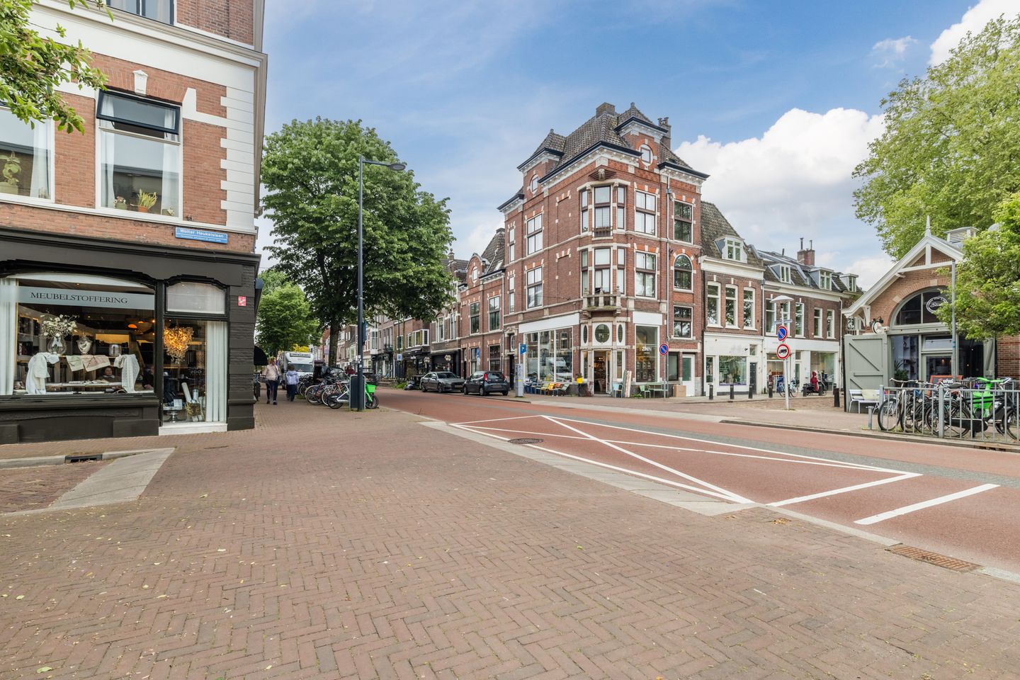 Modern Apartment on Utrecht's Iconic Maliebaan with Balcony View — 55
