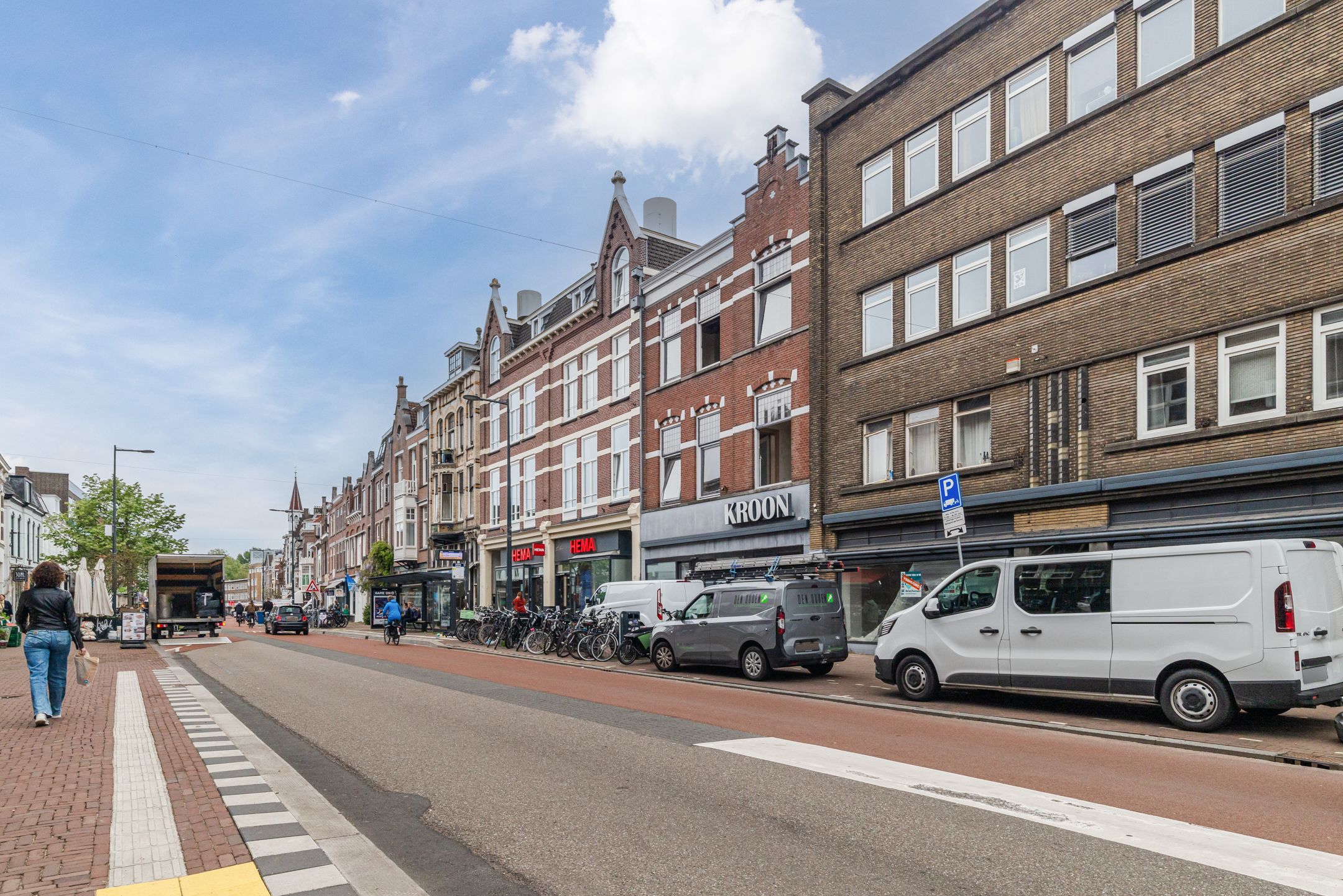 Modern Apartment on Utrecht's Iconic Maliebaan with Balcony View — 54