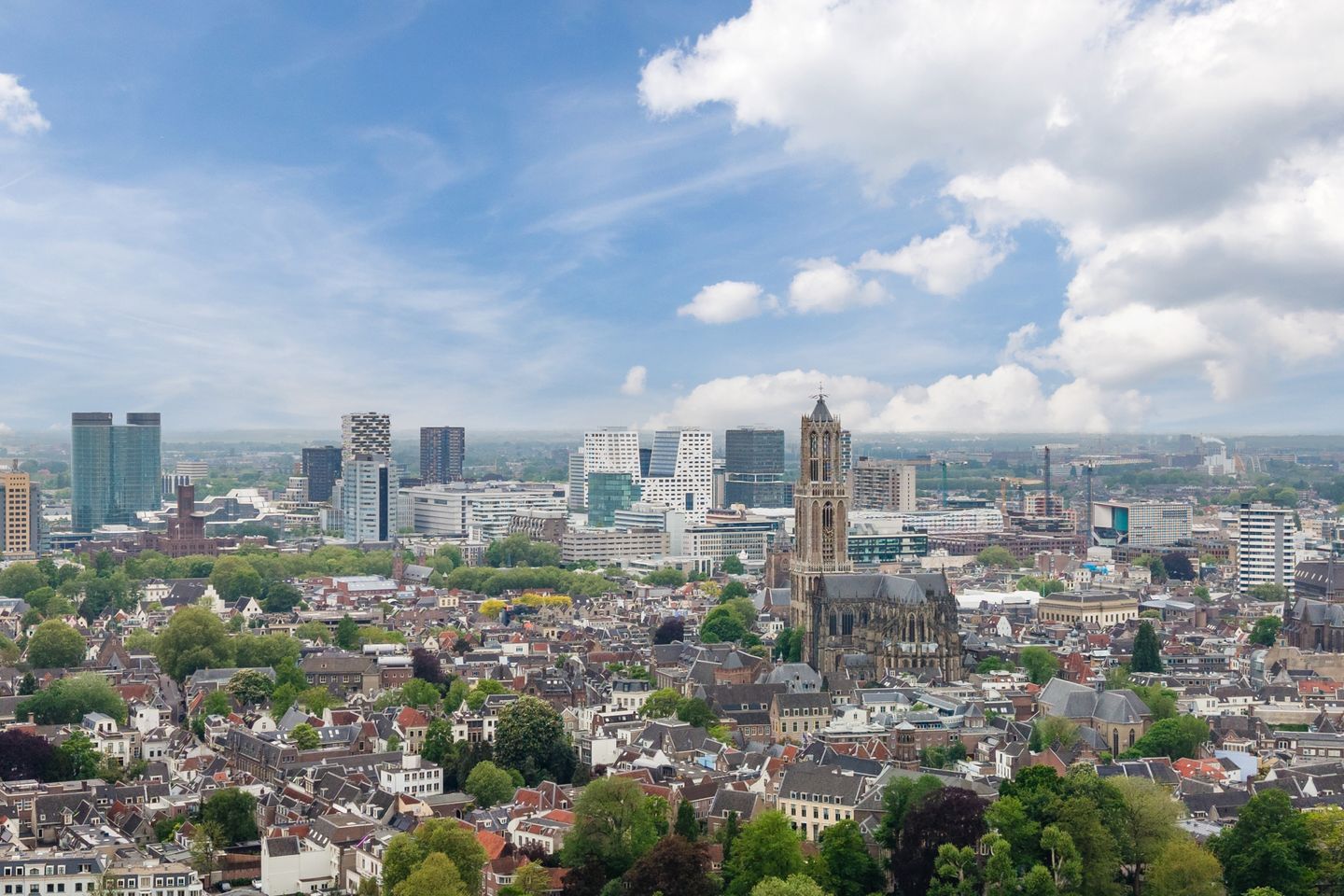 Modern Apartment on Utrecht's Iconic Maliebaan with Balcony View — 65