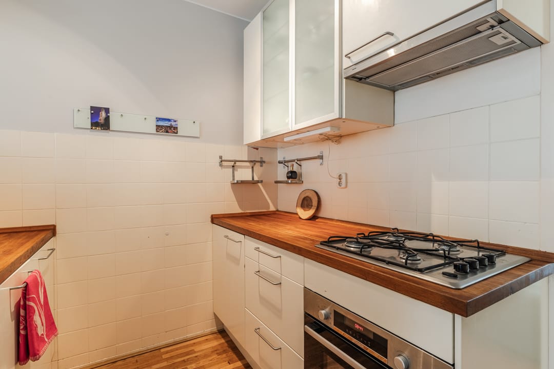 Modern Apartment on Utrecht's Iconic Maliebaan with Balcony View — 23