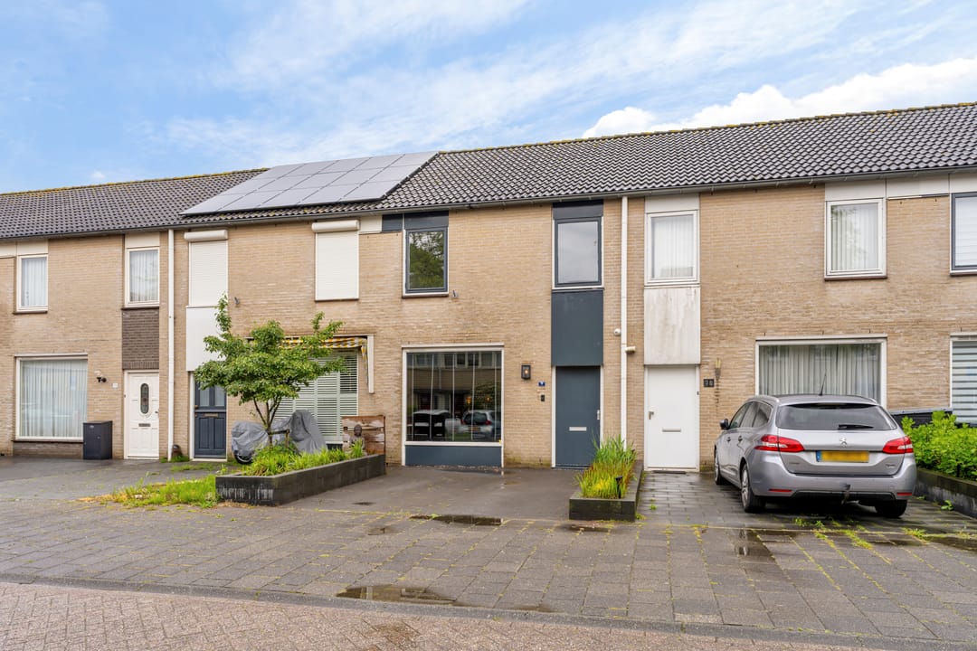 Photo 37 of Hindeloopenstraat 74