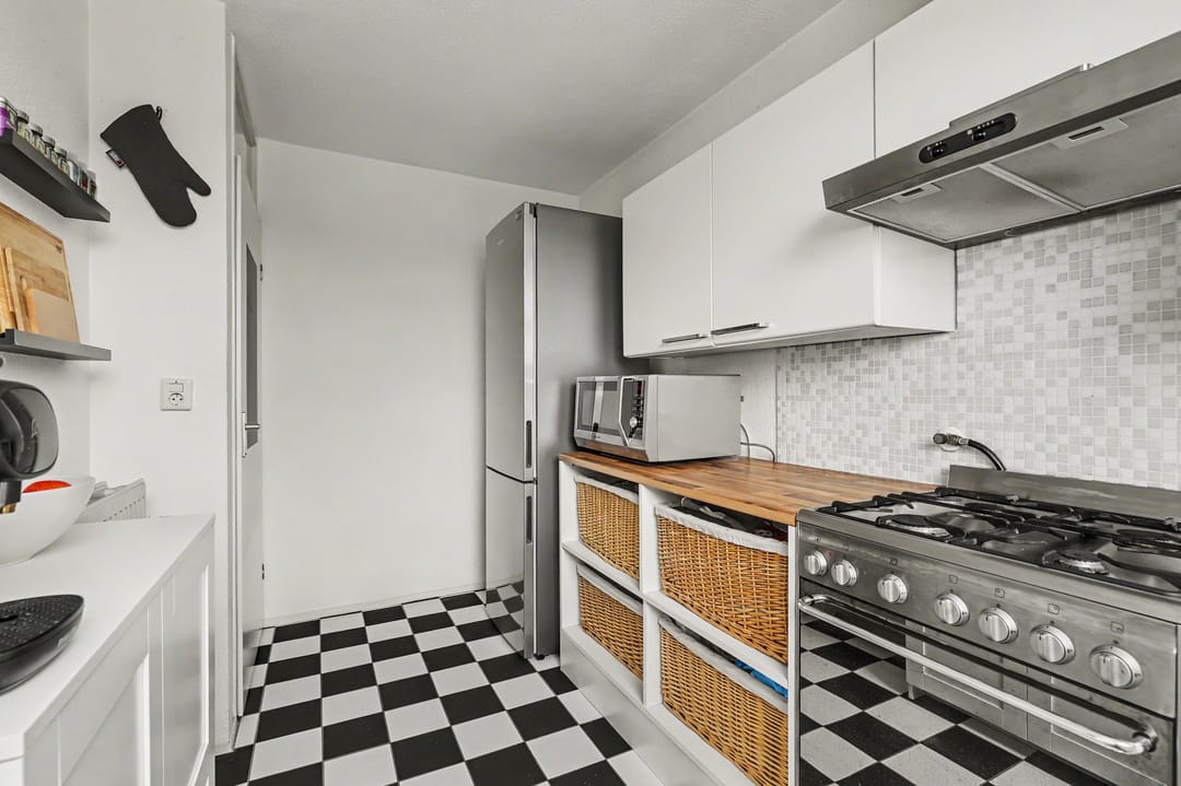 Spacious maisonnette near Venlo city center with three bedrooms and private parking — 8