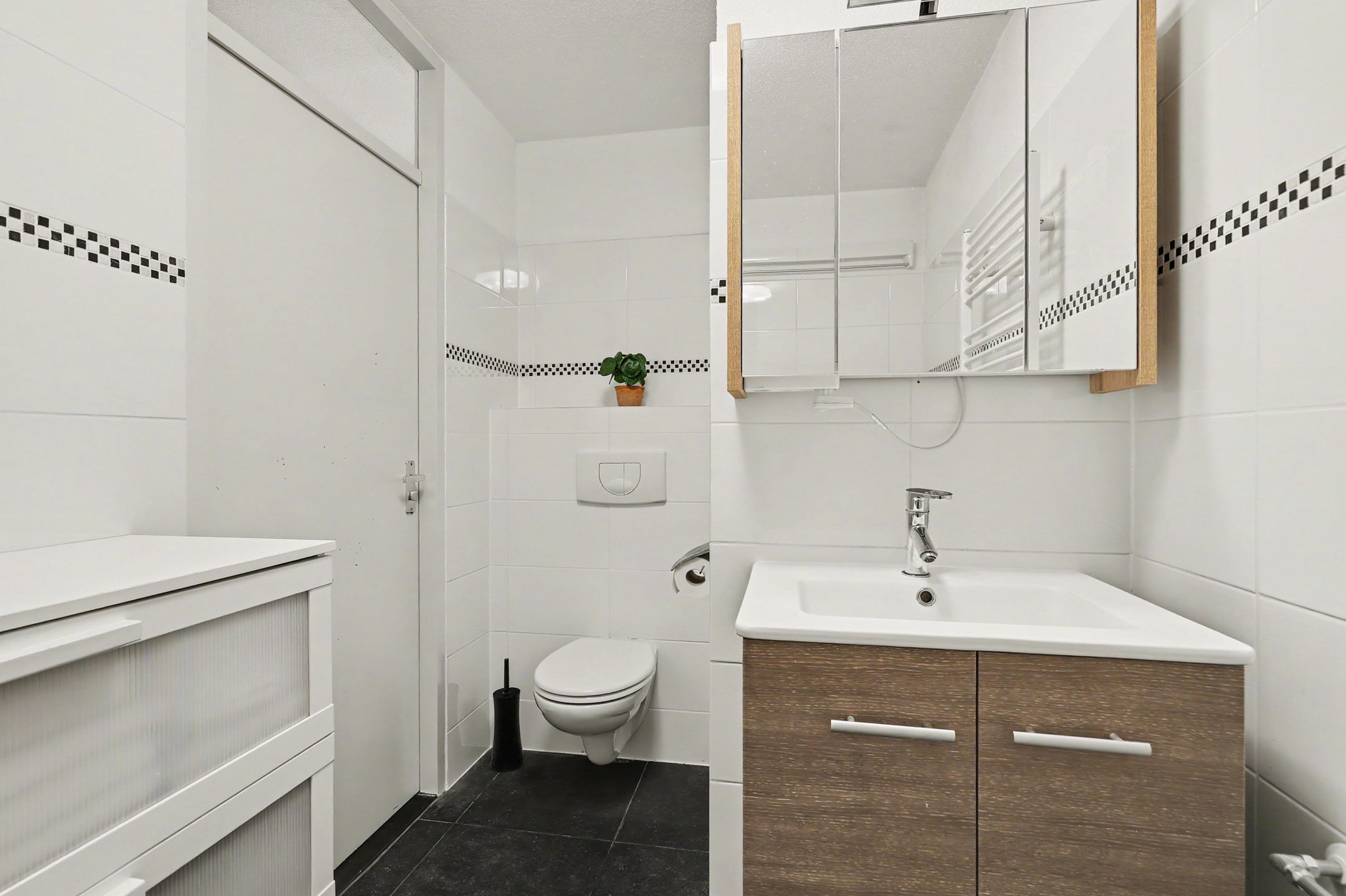Spacious maisonnette near Venlo city center with three bedrooms and private parking — 15