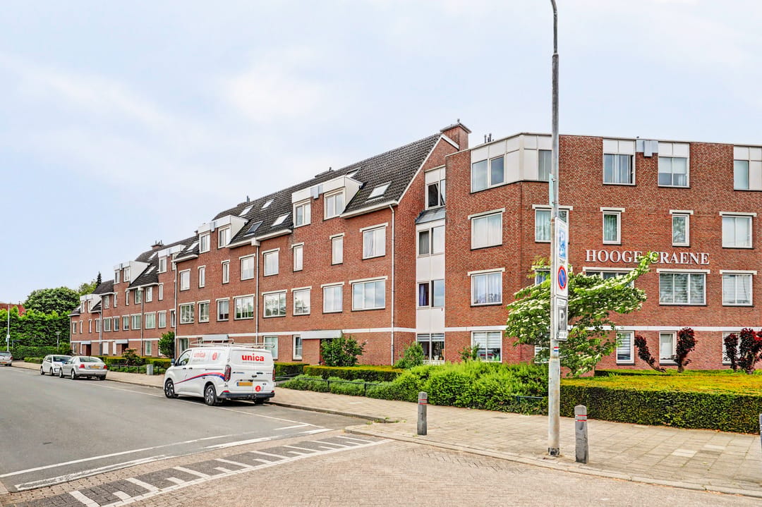 Spacious maisonnette near Venlo city center with three bedrooms and private parking — 23