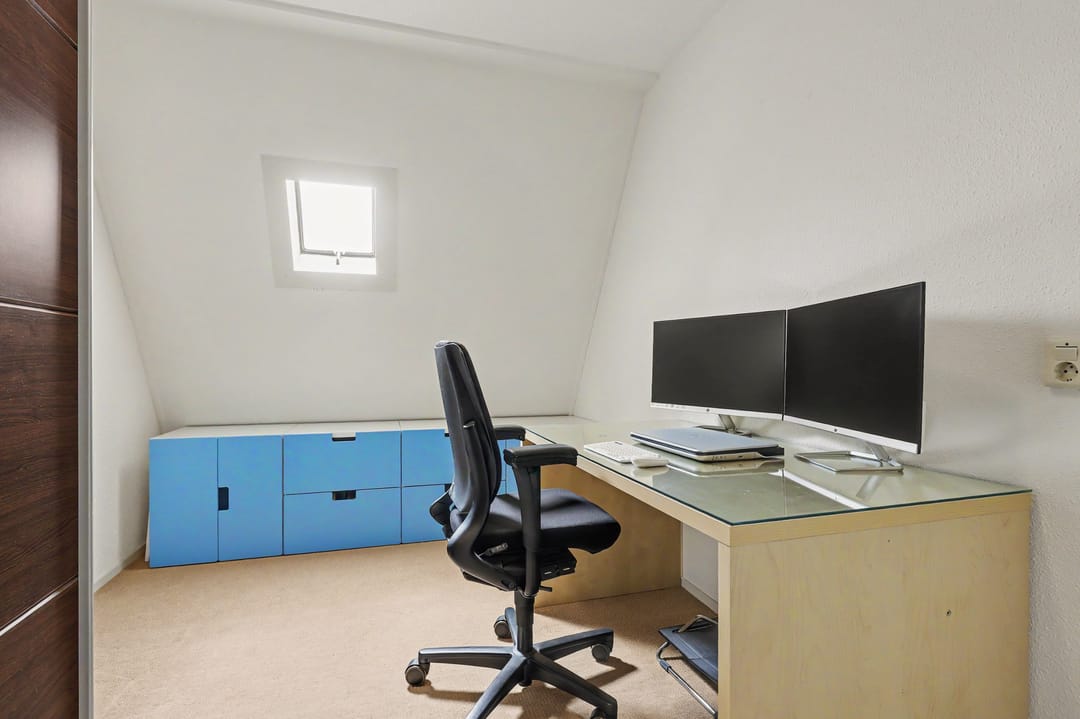 Spacious maisonnette near Venlo city center with three bedrooms and private parking — 13