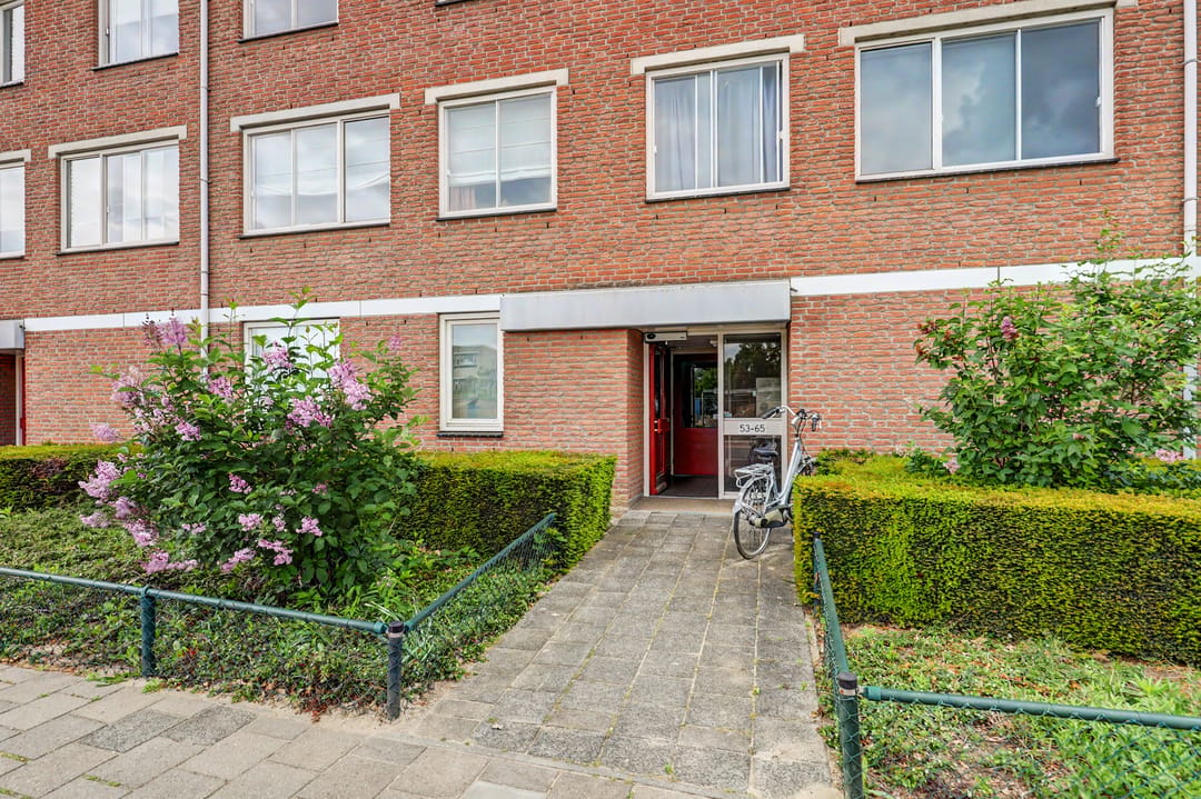 Spacious maisonnette near Venlo city center with three bedrooms and private parking — 22