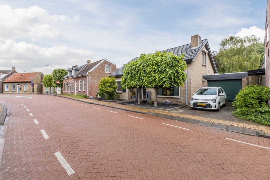 Foto 43 van Spoorstraat 27