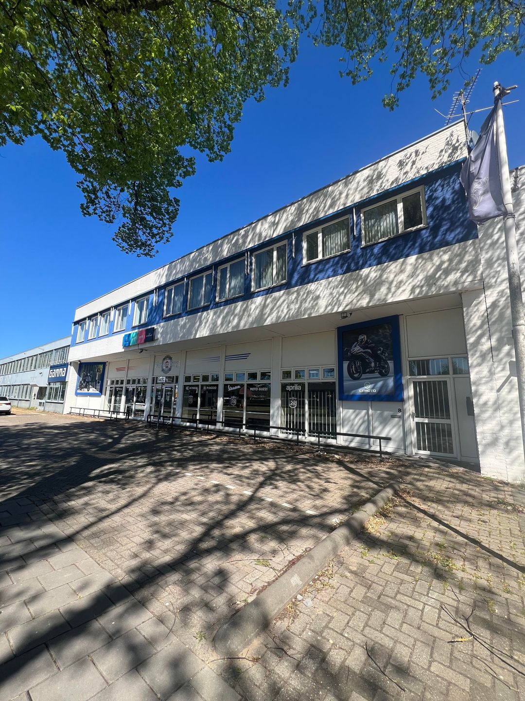 Photo 2 of Bisschop Bekkerslaan 8-A