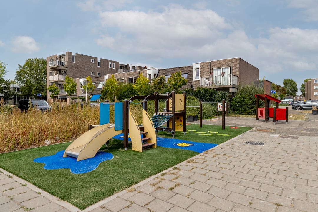 Photo 31 of Ringspoor 50