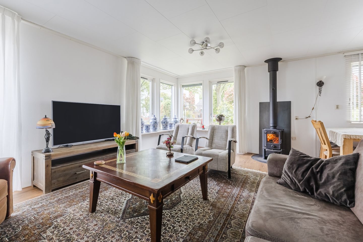 Photo 10 of Prins Bernhardstraat 1