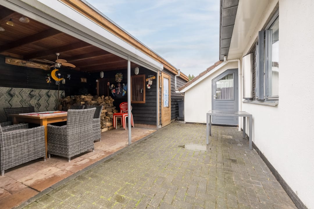 Photo 32 of Prins Bernhardstraat 1