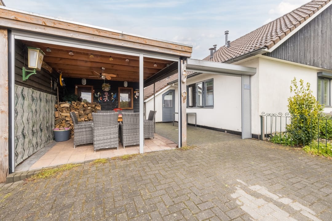 Photo 31 of Prins Bernhardstraat 1