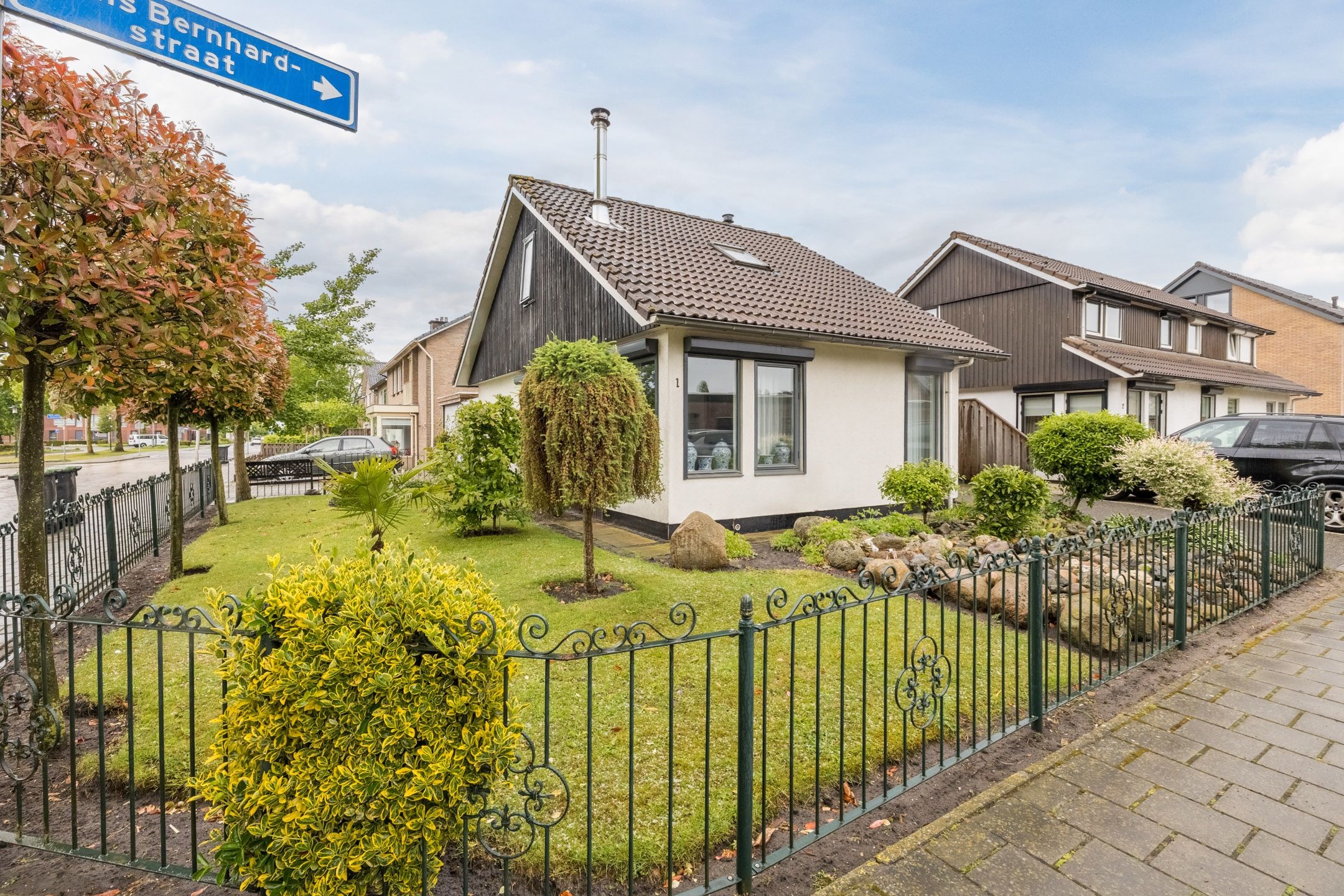 Photo 39 of Prins Bernhardstraat 1