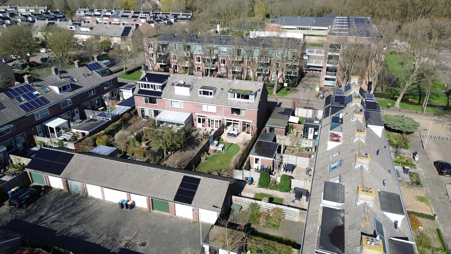 Photo 49 of van Ostadestraat 8