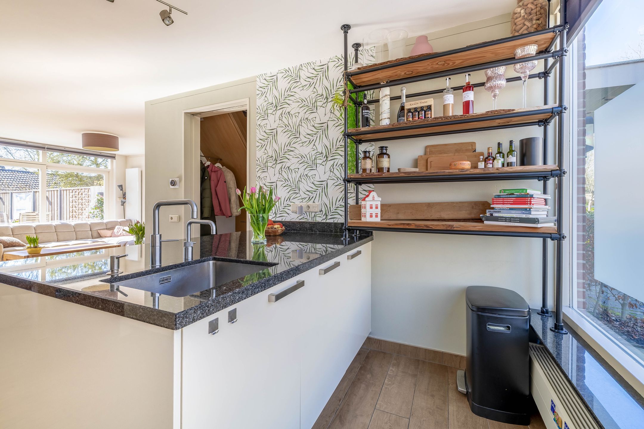 Photo 18 of van Ostadestraat 8