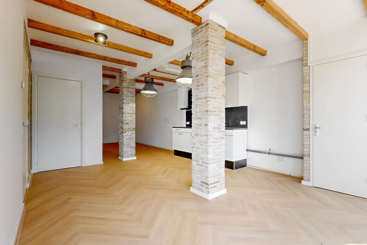 Photo 4 of Raamstraat 4