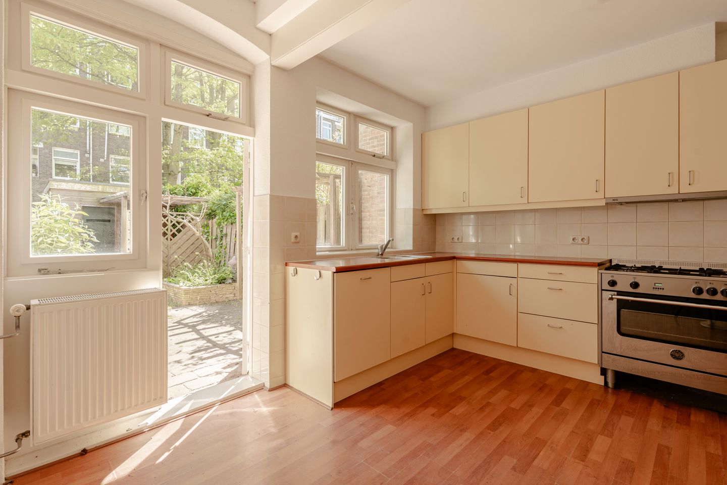 Photo 5 of Uithoornstraat 3-H