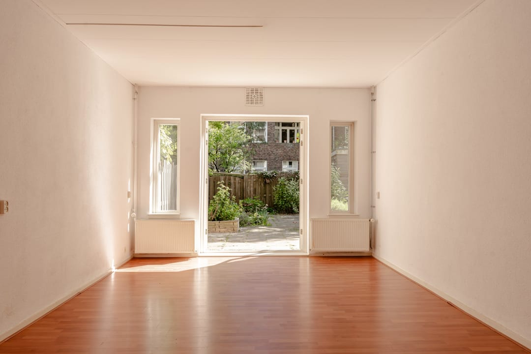 Photo 8 of Uithoornstraat 3-H