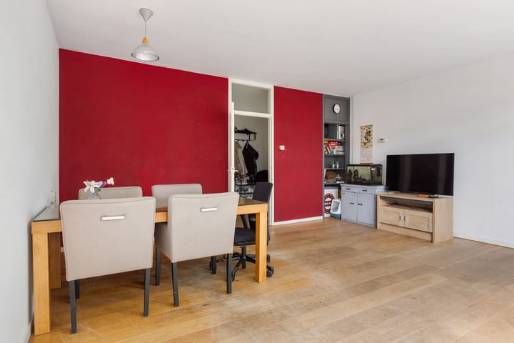 Tussenwoning te koop: de Hooidollen 137, Leeuwarden