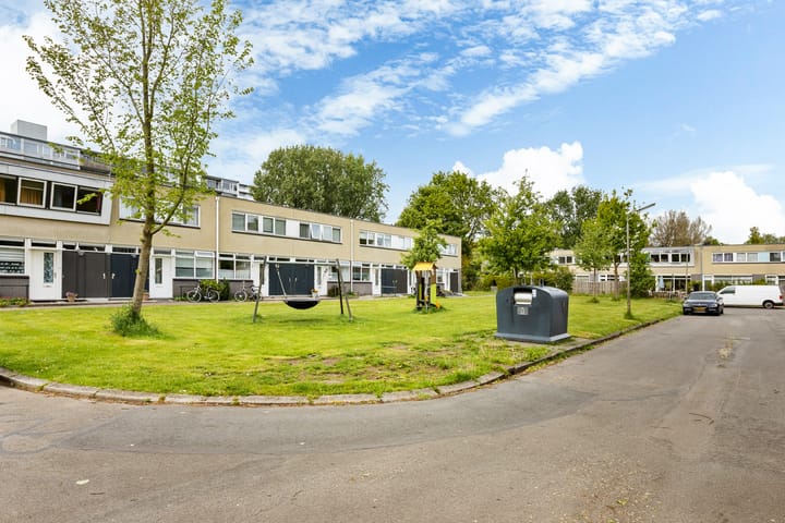 Tussenwoning te koop: de Hooidollen 137, Leeuwarden