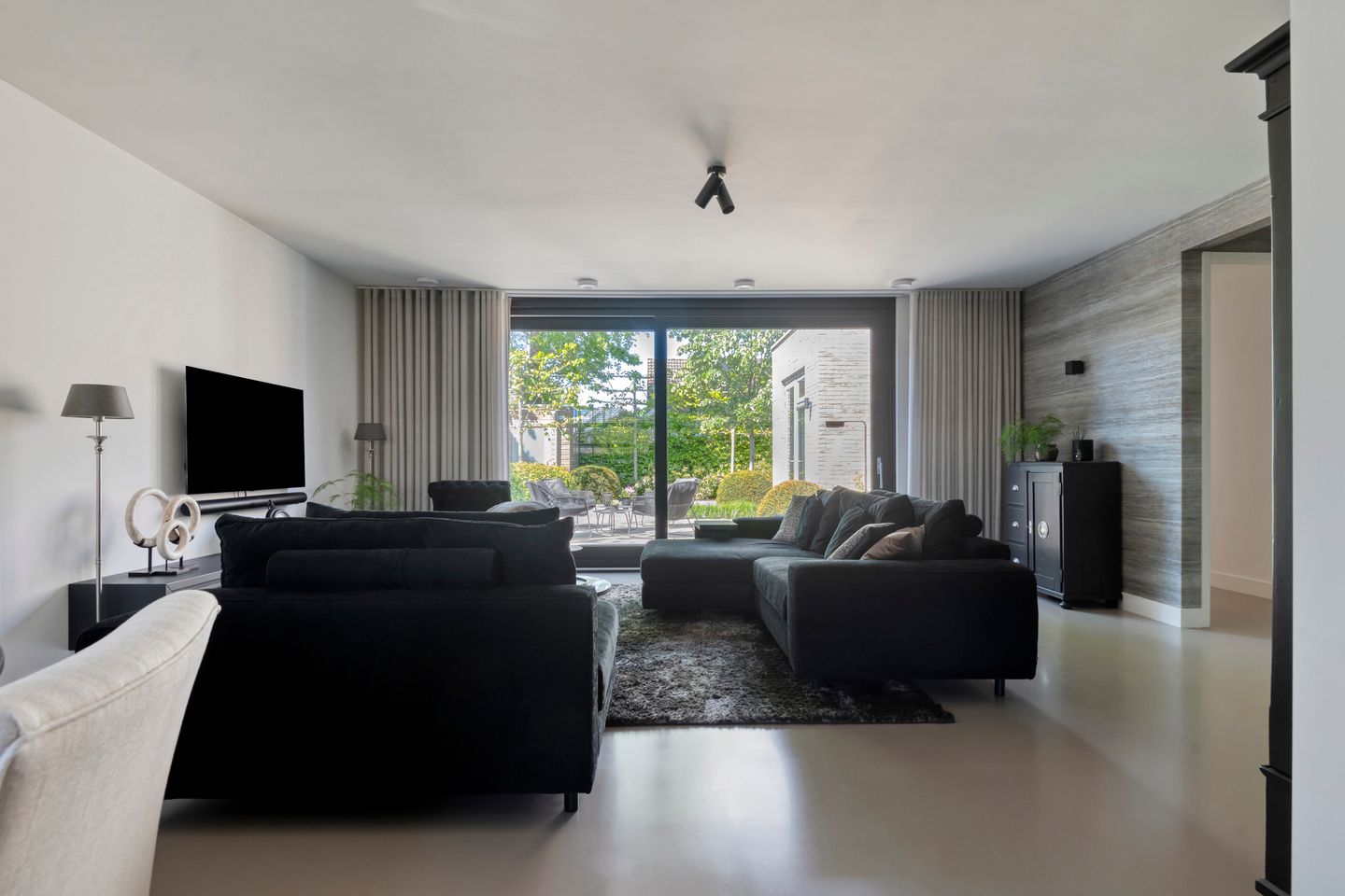 Instapklare vrijstaande bungalow met luxe afwerking en volledig gelijkvloers wooncomfort — 10