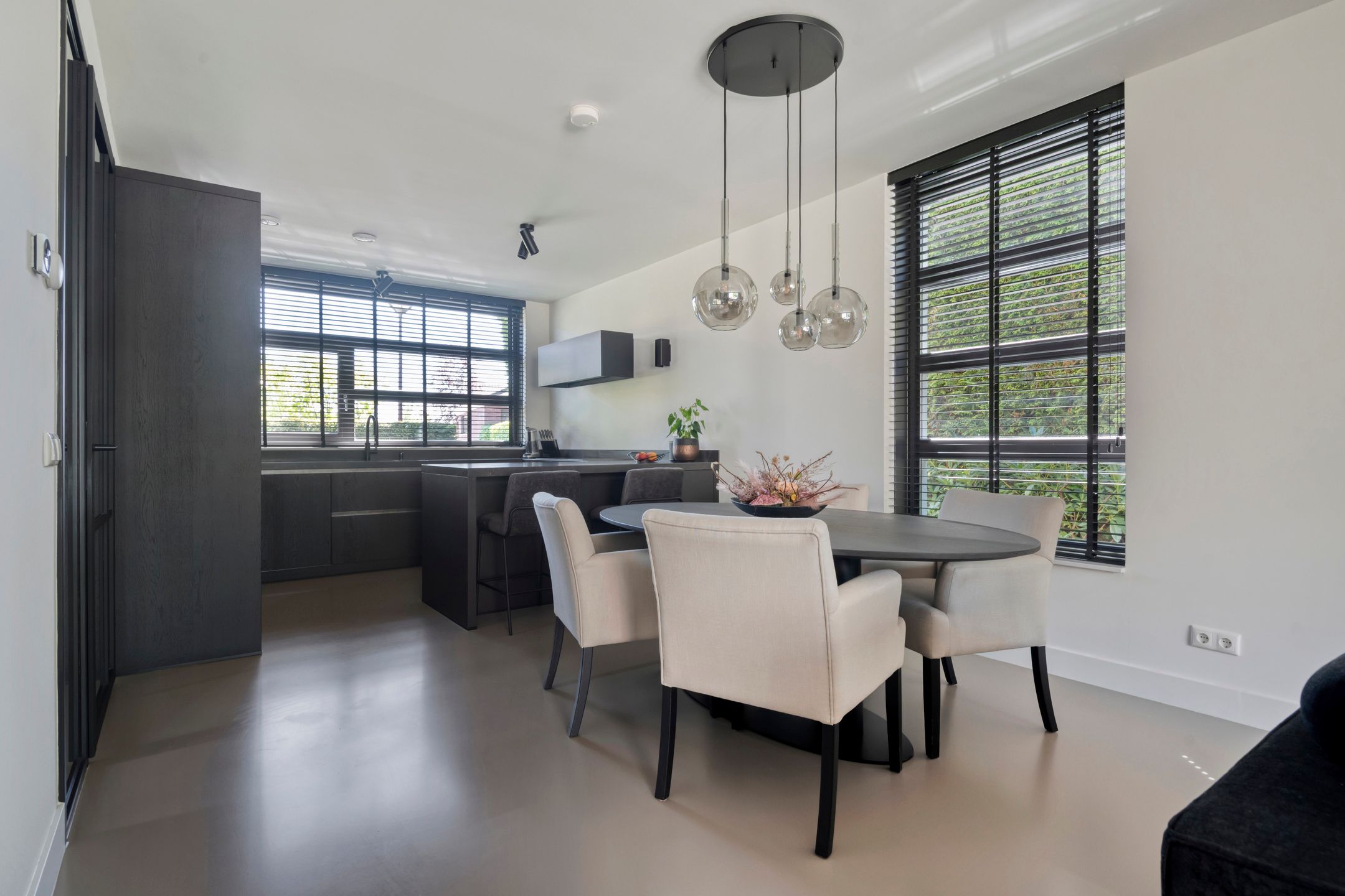Instapklare vrijstaande bungalow met luxe afwerking en volledig gelijkvloers wooncomfort — 15