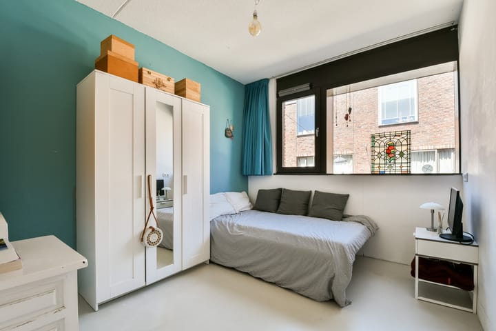 Tussenwoning te koop: Annie Boshof 6, Amsterdam