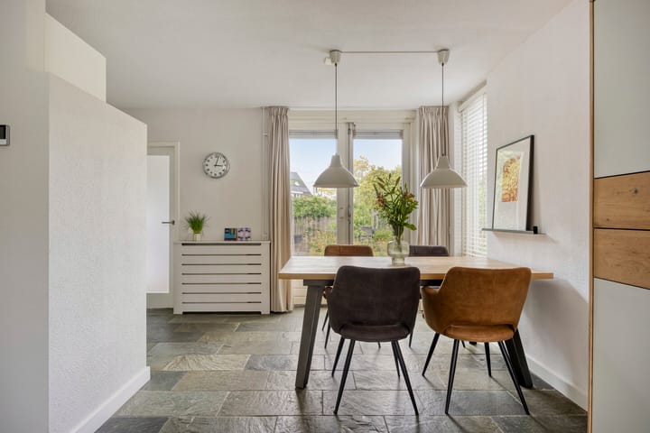 Tussenwoning te koop: Sobriëtasstraat 6, Vught