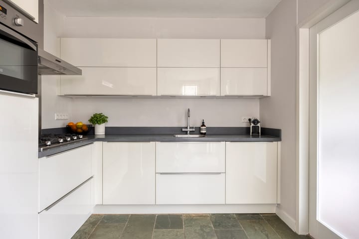 Tussenwoning te koop: Sobriëtasstraat 6, Vught
