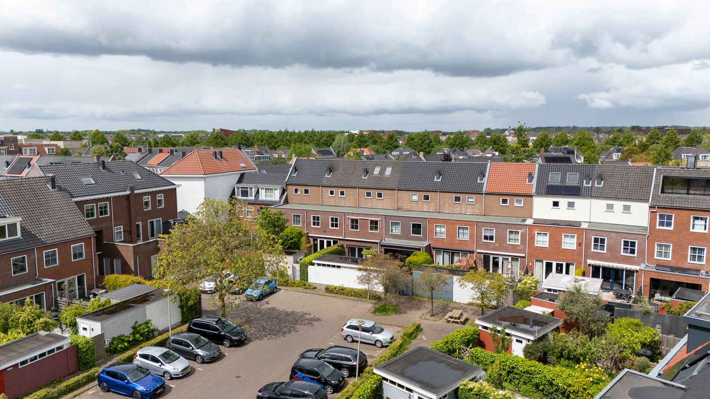 Characterful four-story family home with energy label A in De Hoven, Vleuten — 50