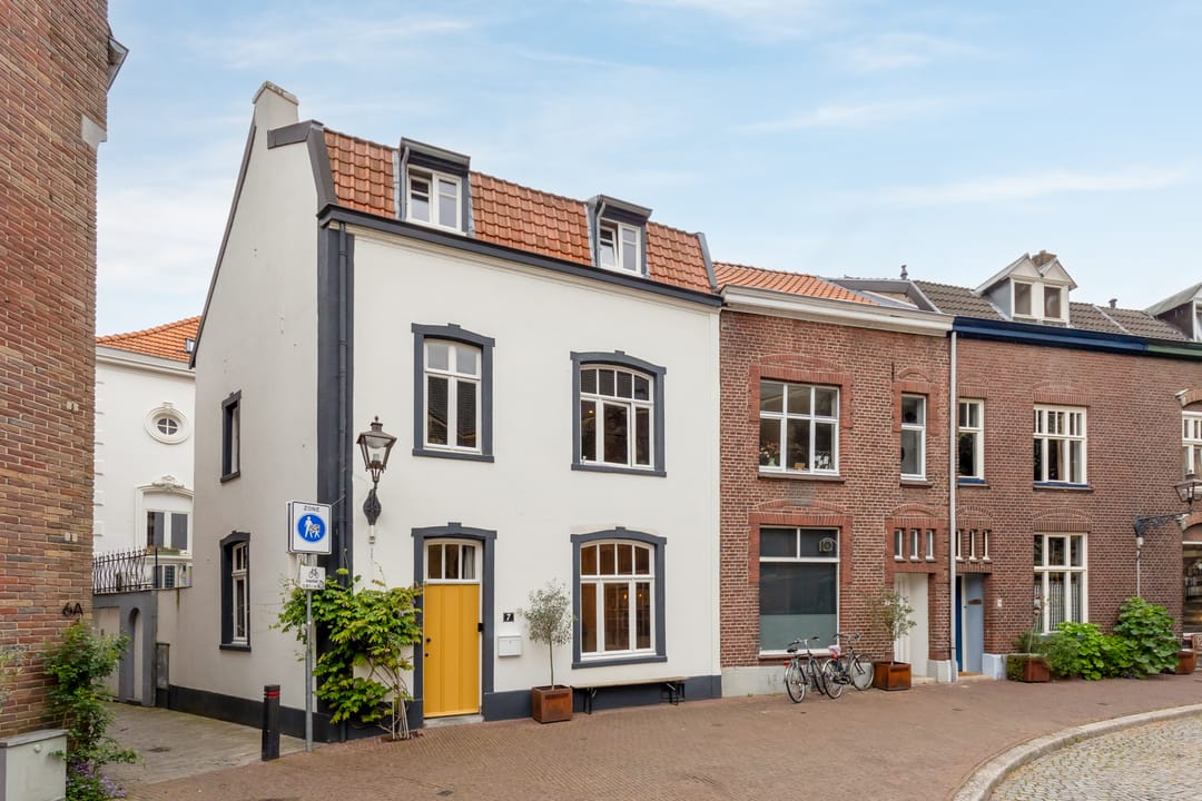 Foto 1 van Kerkplein 7