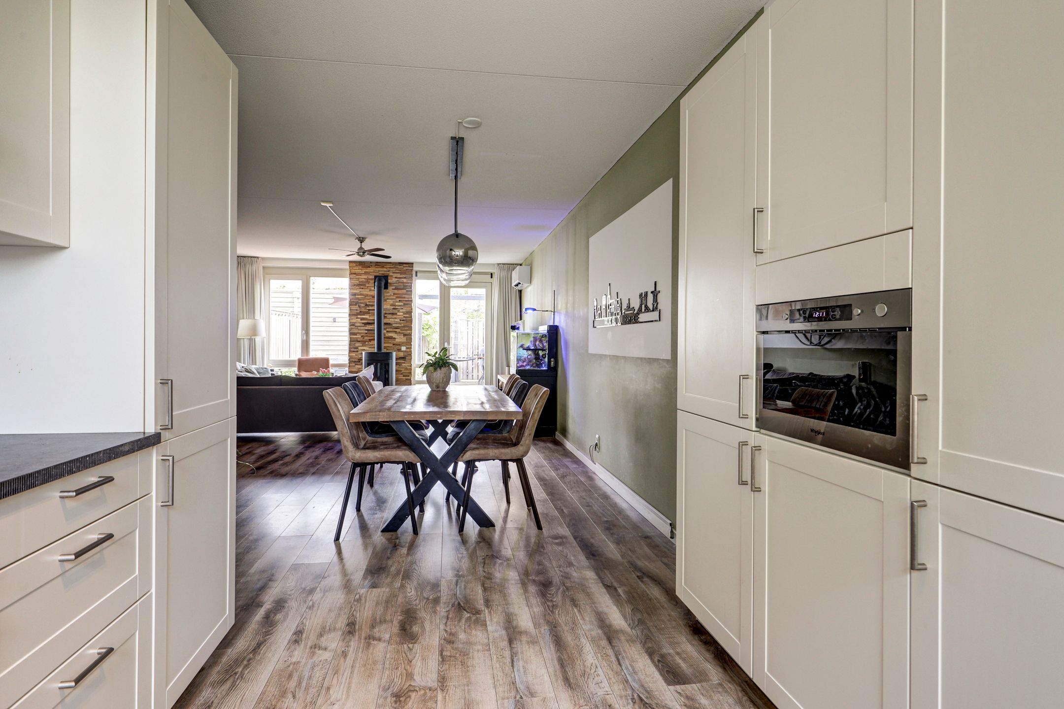 Photo 12 of Remus 210