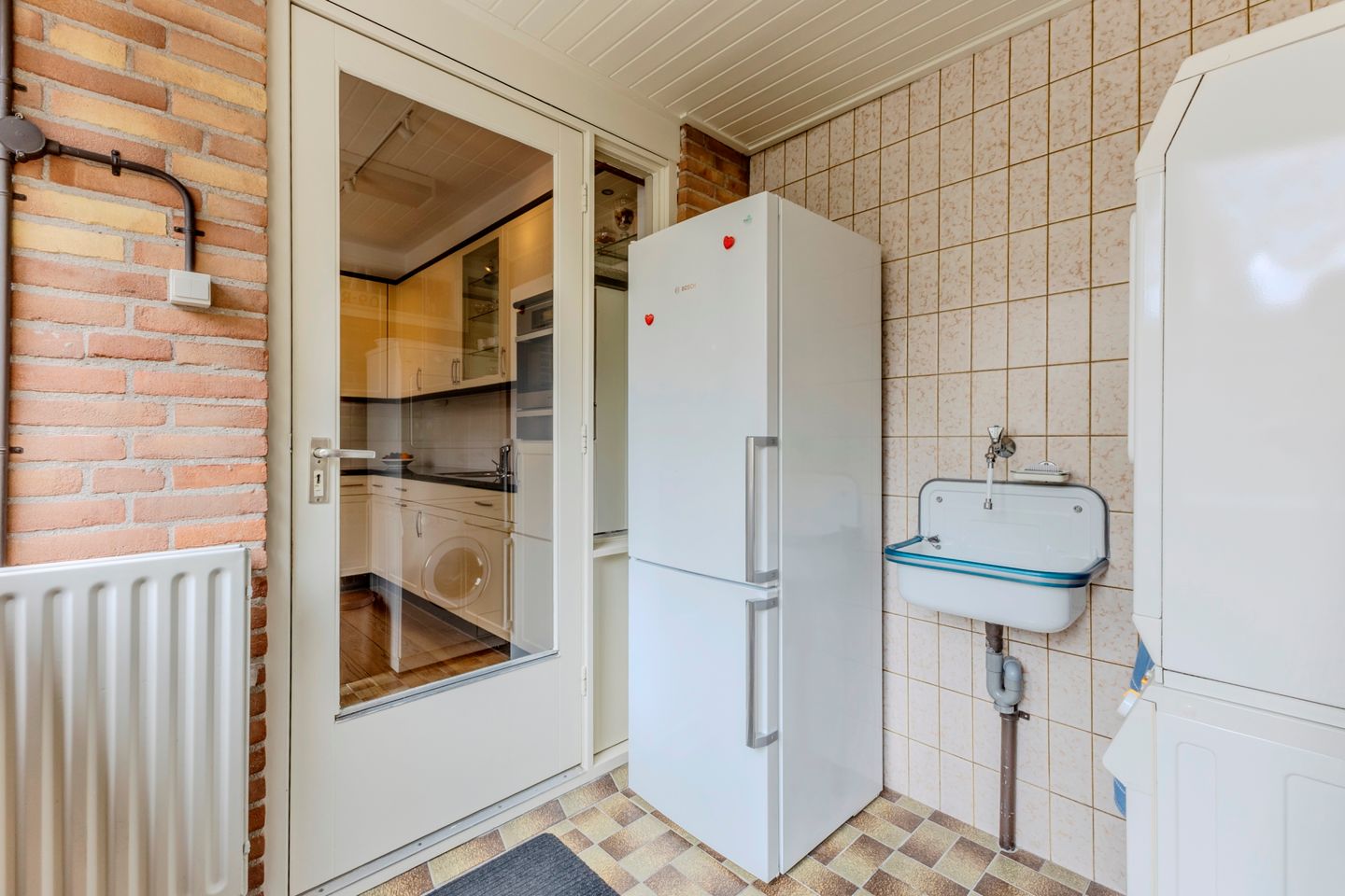 Light-filled family home in beloved Heiloo neighborhood with garden and modern amenities — 10
