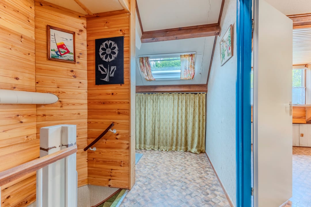 Light-filled family home in beloved Heiloo neighborhood with garden and modern amenities — 23
