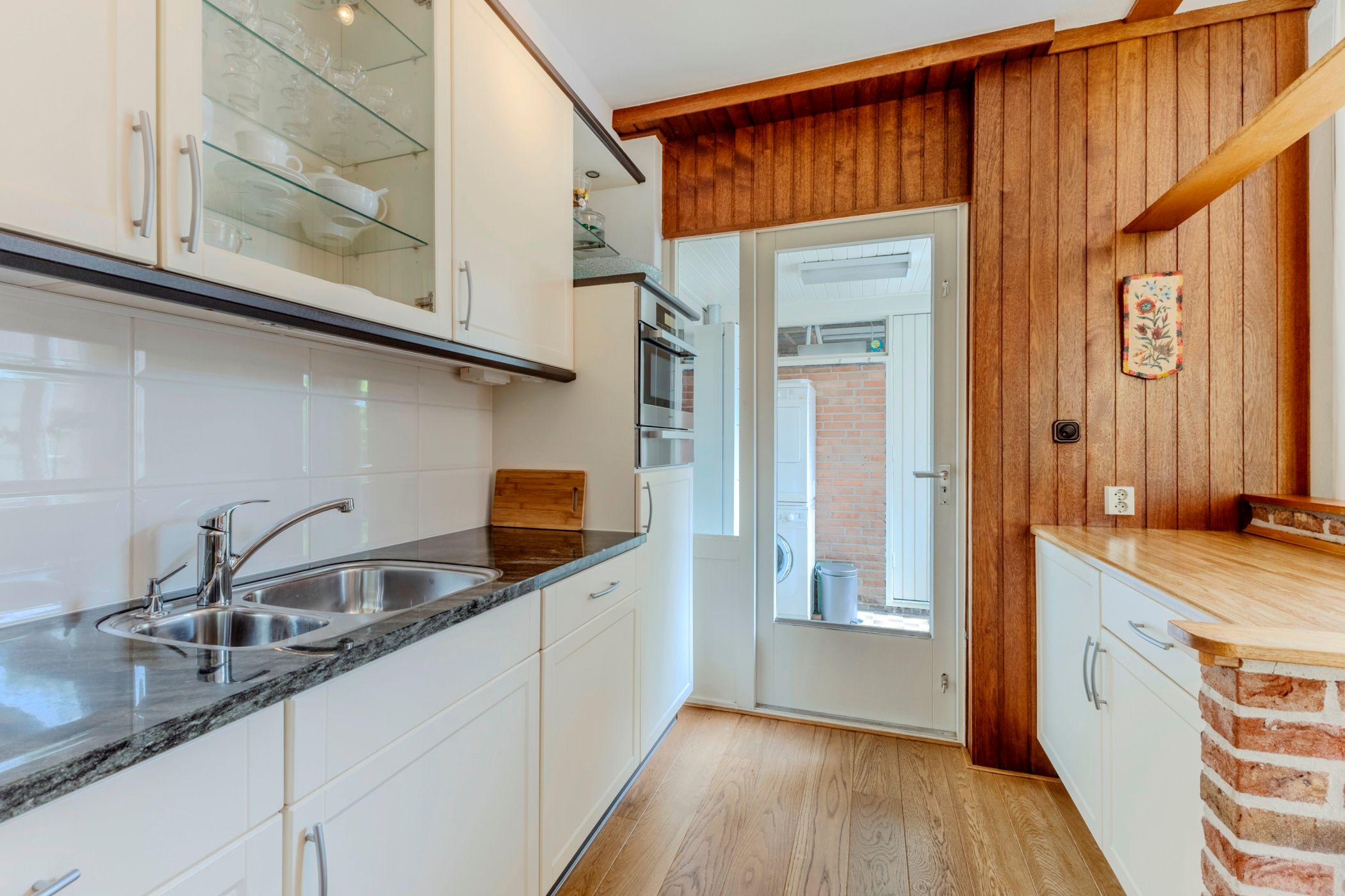 Light-filled family home in beloved Heiloo neighborhood with garden and modern amenities — 9