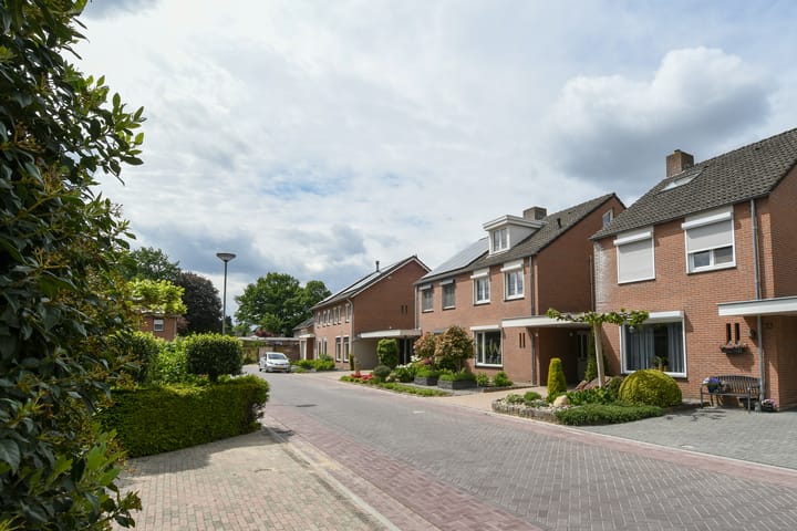 Photo 2 of van Eyckstraat 31