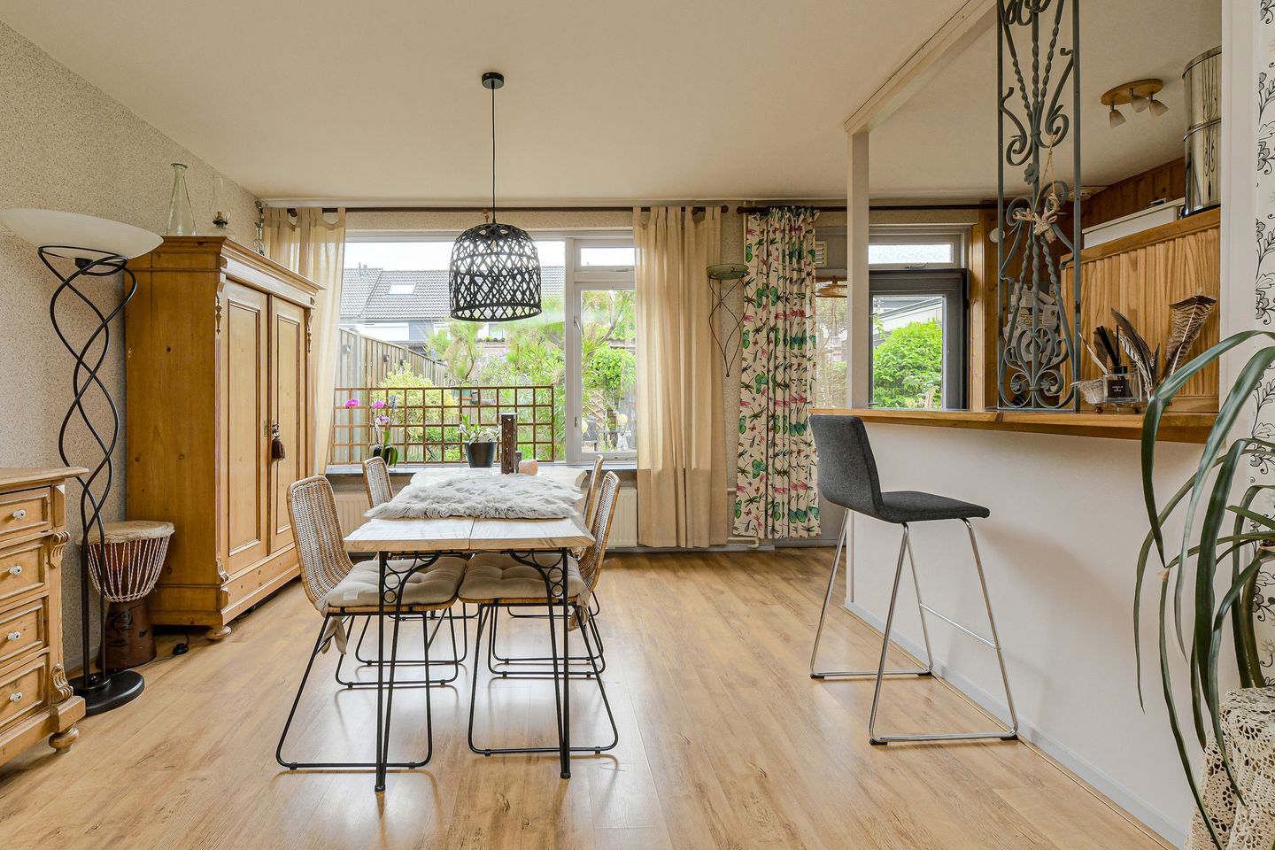 Photo 10 of van Colsterstraat 16