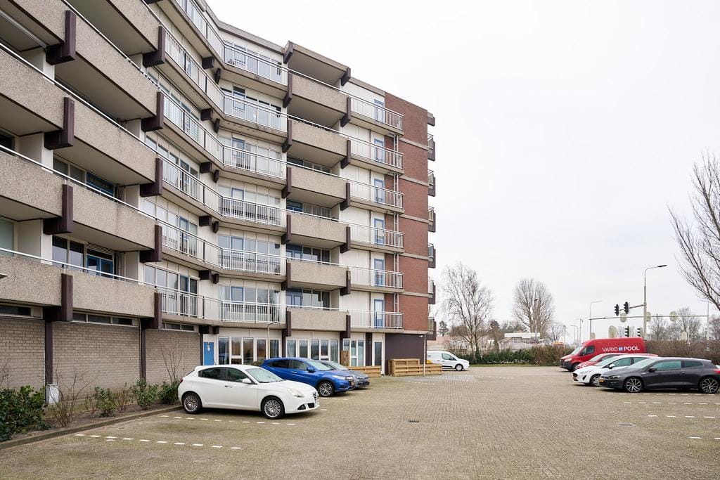 Photo 32 of Victor van Vrieslandstraat 2