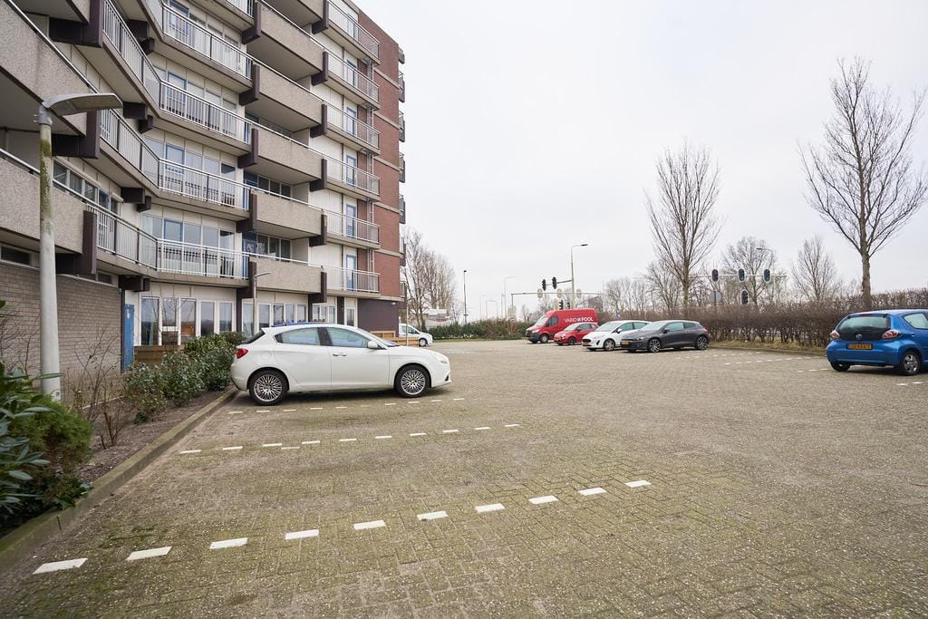 Photo 30 of Victor van Vrieslandstraat 2