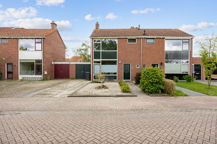 M H Trompstraat 3