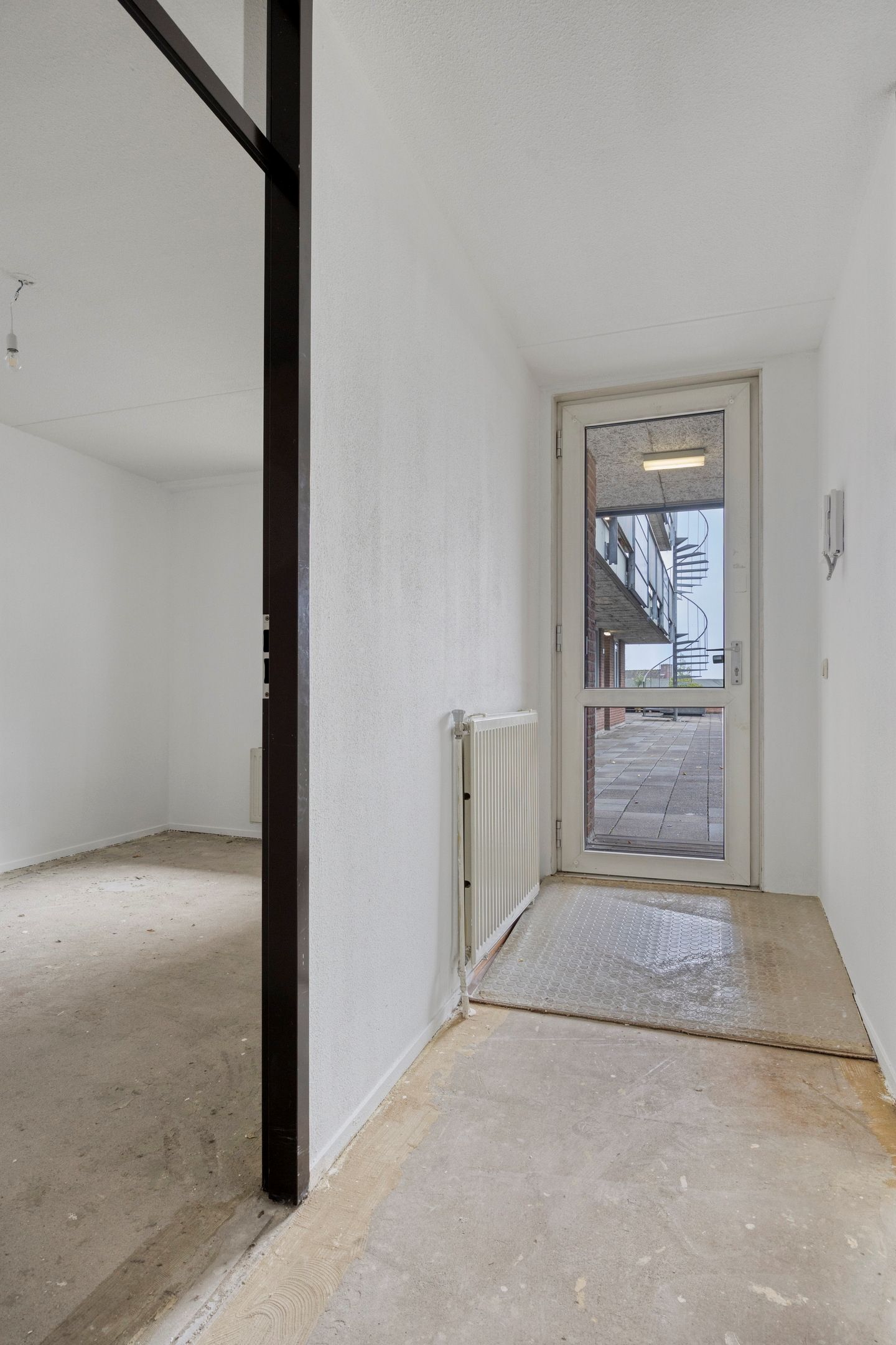 Photo 10 of Plantsoenstraat 17