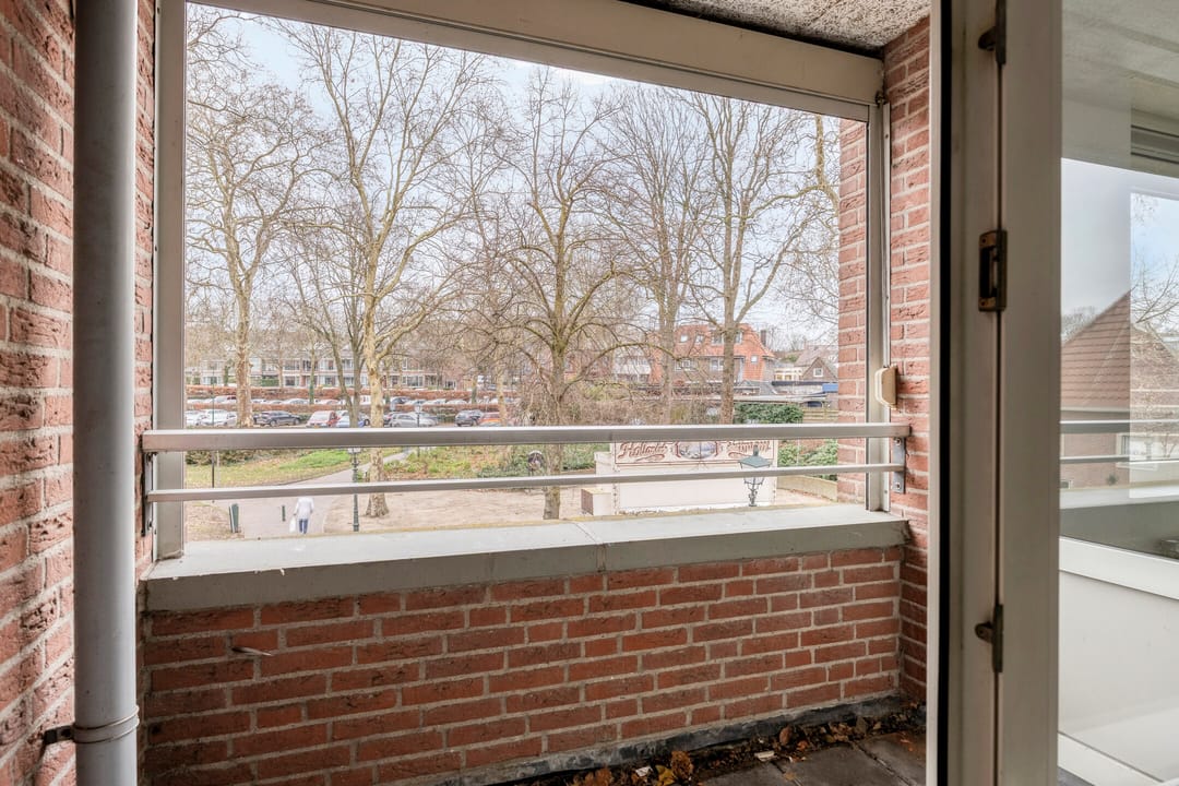 Photo 16 of Plantsoenstraat 17