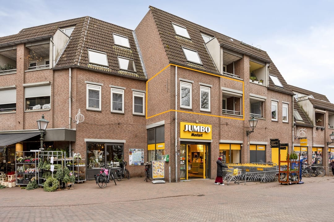Photo 1 of Plantsoenstraat 17
