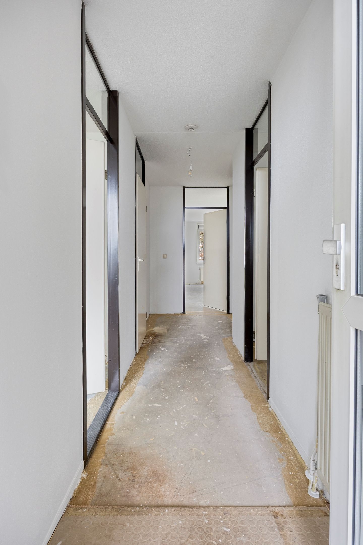 Photo 9 of Plantsoenstraat 17